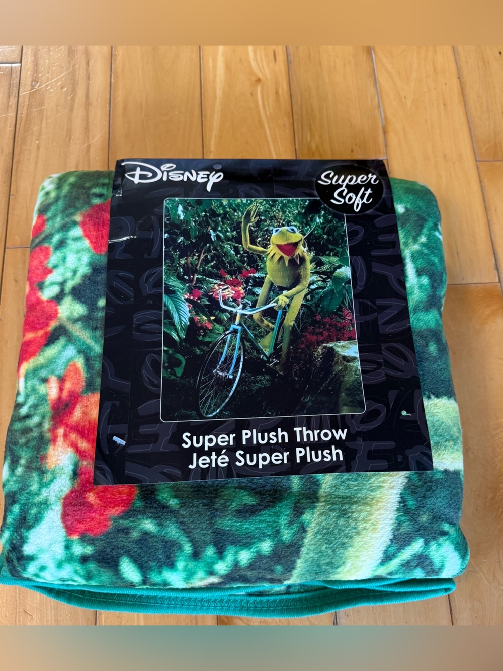 Disney Kermit Super Plush Throw Blanket - Green with Red and Black Accents